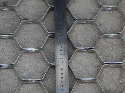 石化龟甲网防腐涂层技术